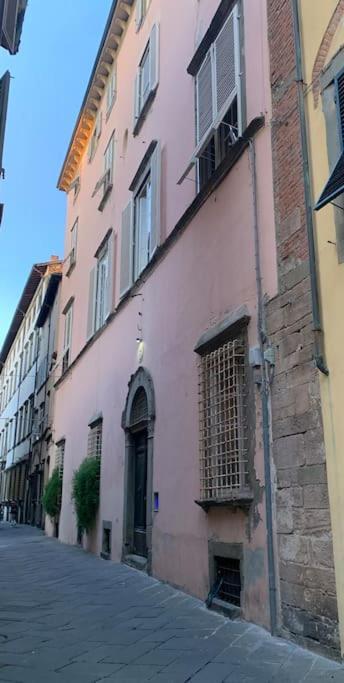 Apartamento Loft Moderno Ubicato Nel Centro Storico Di Lucca Exterior foto
