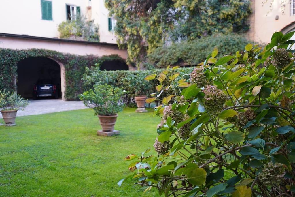 Apartamento Loft Moderno Ubicato Nel Centro Storico Di Lucca Exterior foto